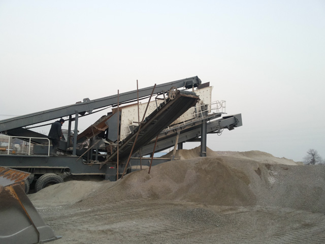 湖南日产3000吨移动式破碎制砂生产线案例现场